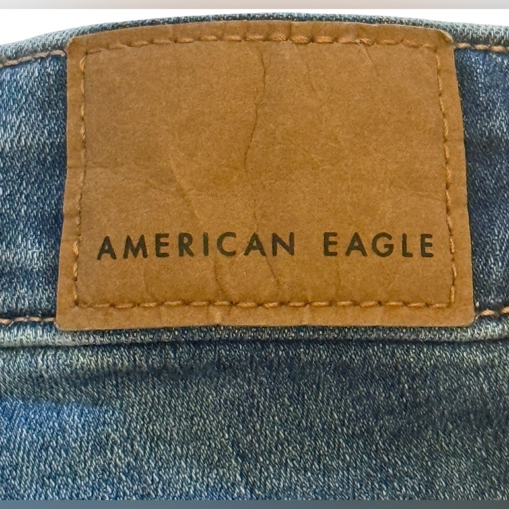 American Eagle Outfitters Women's Dark Blue Ripped Jean Shorts Size 2 W 26 NWT - Picture 13 of 16